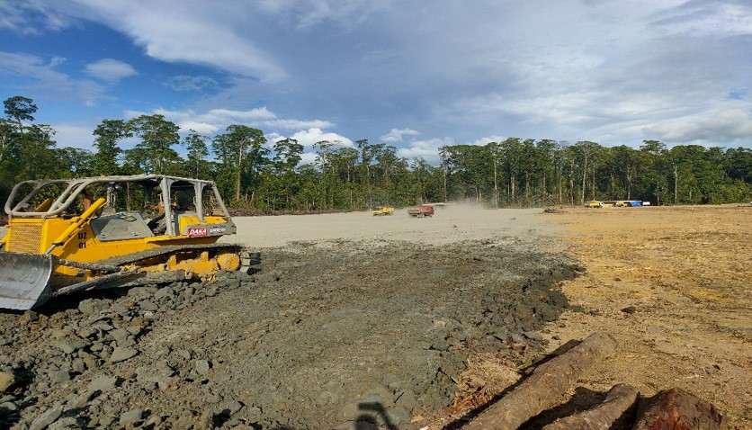 Pematangan Lahan Area Kantor Satuan Dan Kedinasan Koarmada III  Di Salawati Sorong Tahap I