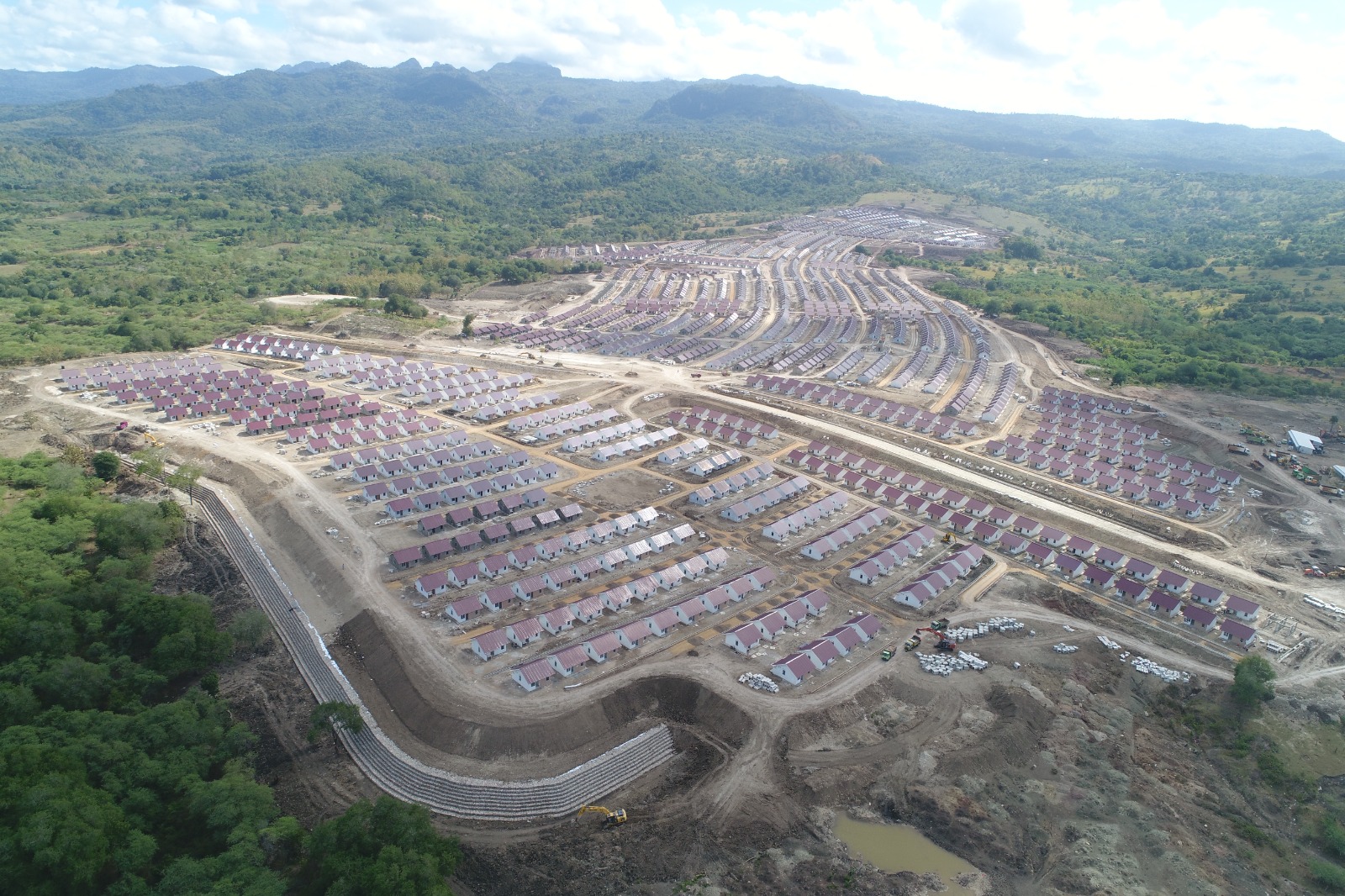 PEKERJAAN PEMBANGUNAN INFRASTRUKTUR PERMUKIMAN MENDUKUNG RUMAH KHUSUS BAGI WARGA EKS TIMOR TIMUR